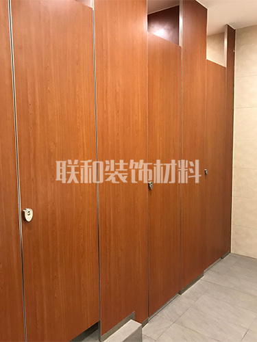抗倍特铝蜂窝复合隔断生产