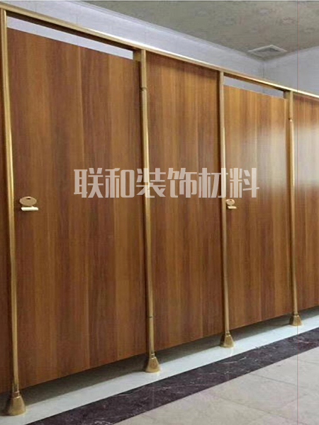 二代抗倍特卫生间隔断厂家