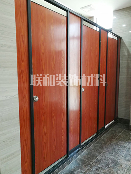 立柱式抗倍特卫生间隔断