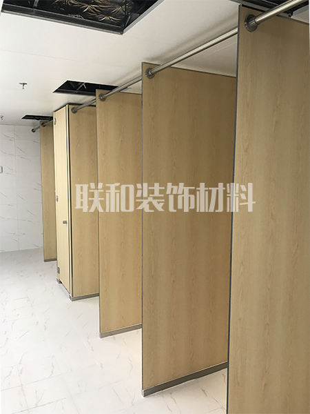 东莞抗倍特卫生间隔断