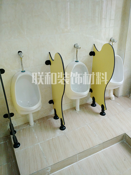 东莞抗倍特卫生间隔断
