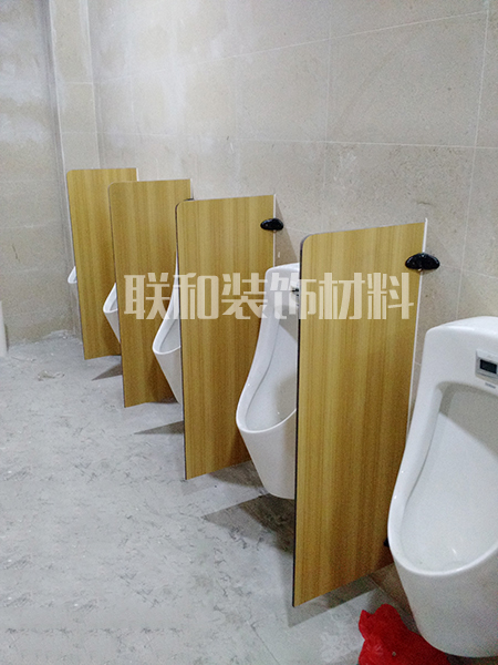 东莞抗倍特卫生间隔断